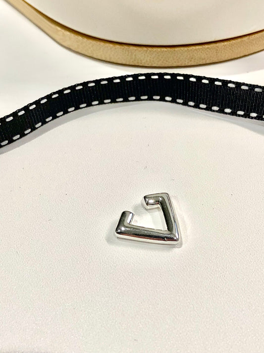 Triangle Plain Ear Cuff [Sample]