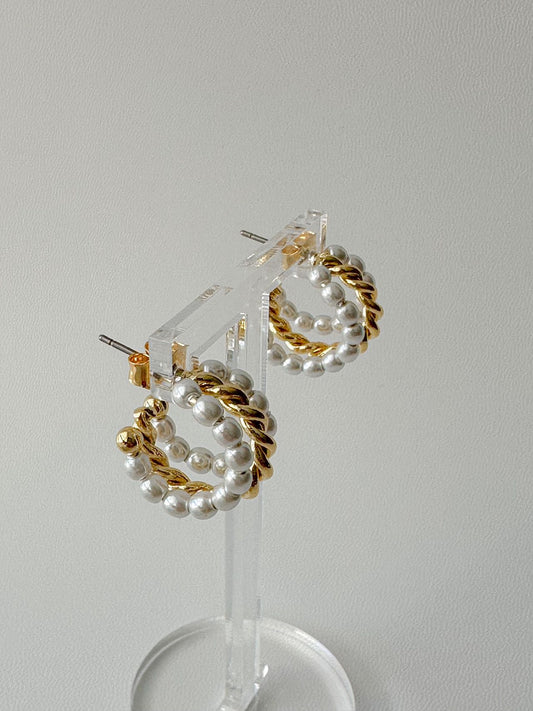 Two-toned Chunky Pearl Gold Hoop Earring