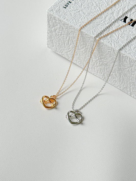 Pretzel Pendant Chain Necklace | 18K Gold Plated | Silver